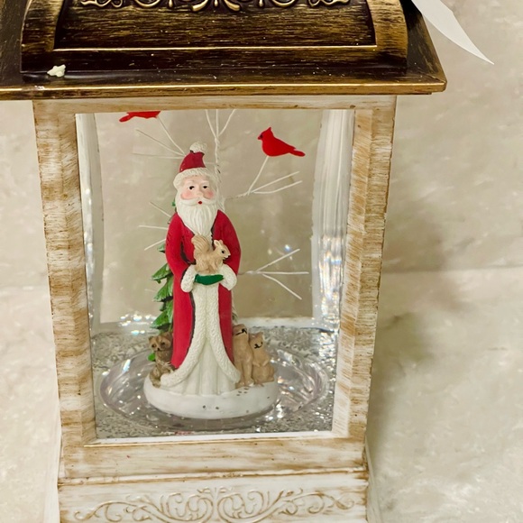 NWT Christmas Snow Globe, Lighted Water Lantern, Santa, Christmas decor, gift! - Picture 10 of 10